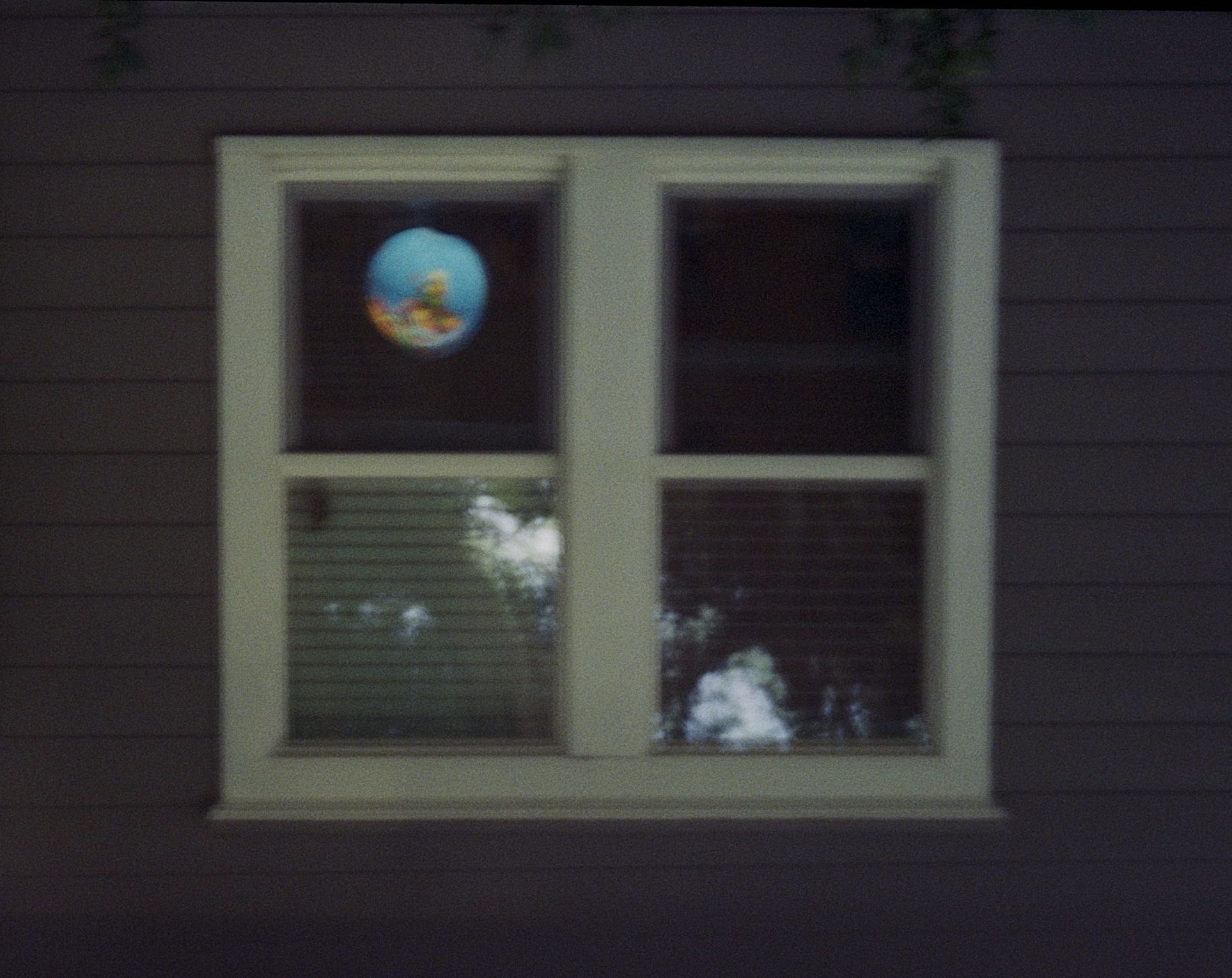 cody-swann-photo-325-globe-window